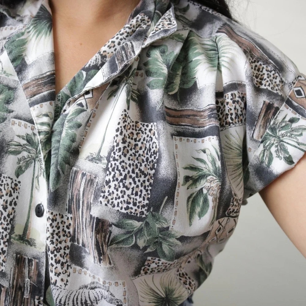 Vintage safari animal button down shirt - Picture 3 of 7